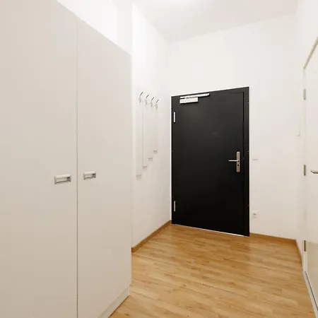 Central Urban Studio Wiener Neustadt Exterior photo